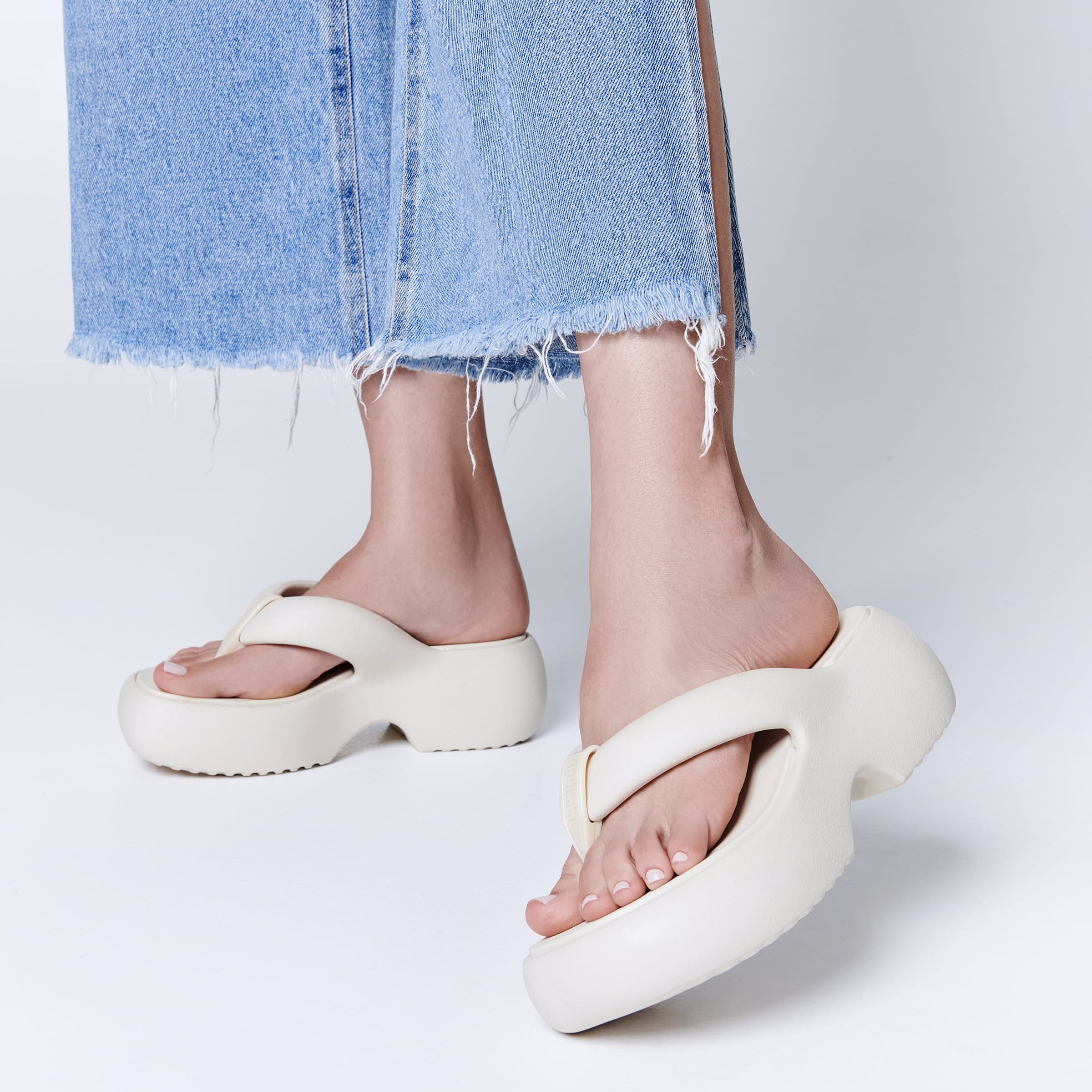 Melissa Free Fuzzy Platform AD Beige Klapki Damskie na Platformie Beżowe