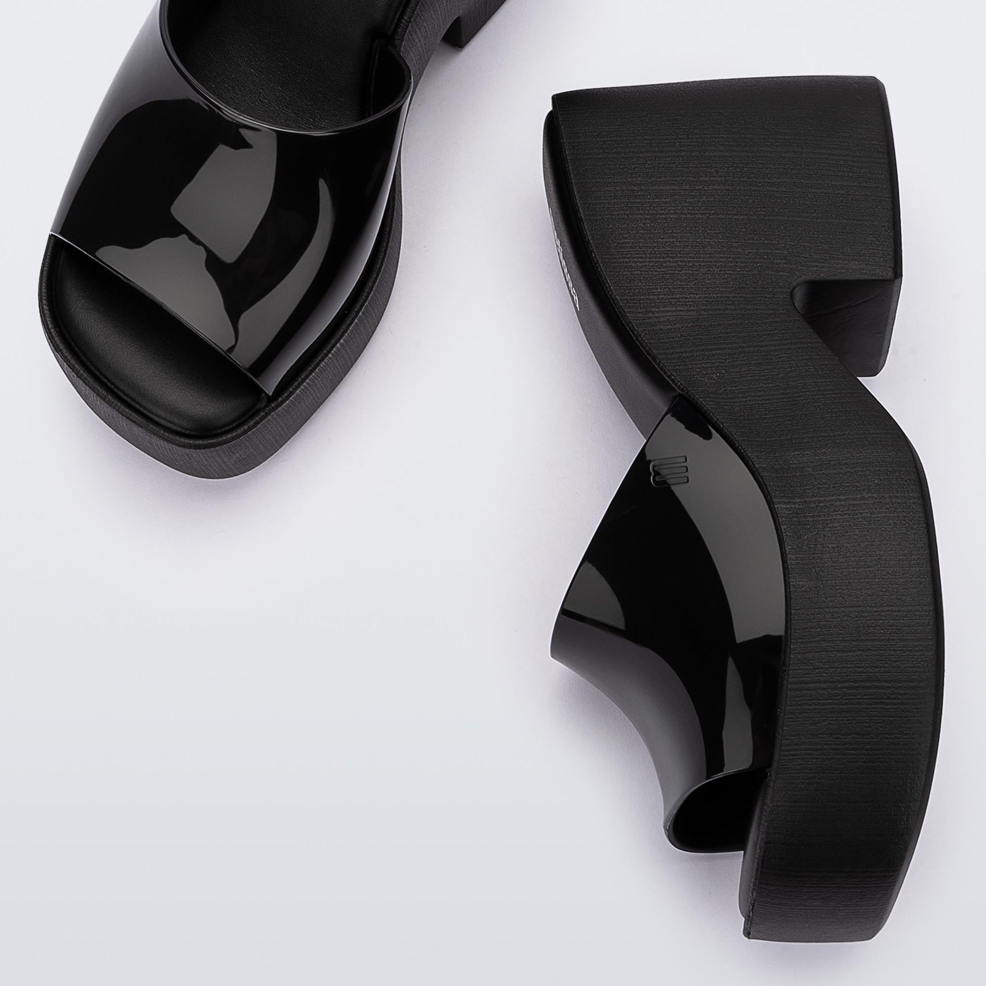 Melissa Posh AD Black Klapki Damskie Na Obcasie Czarne