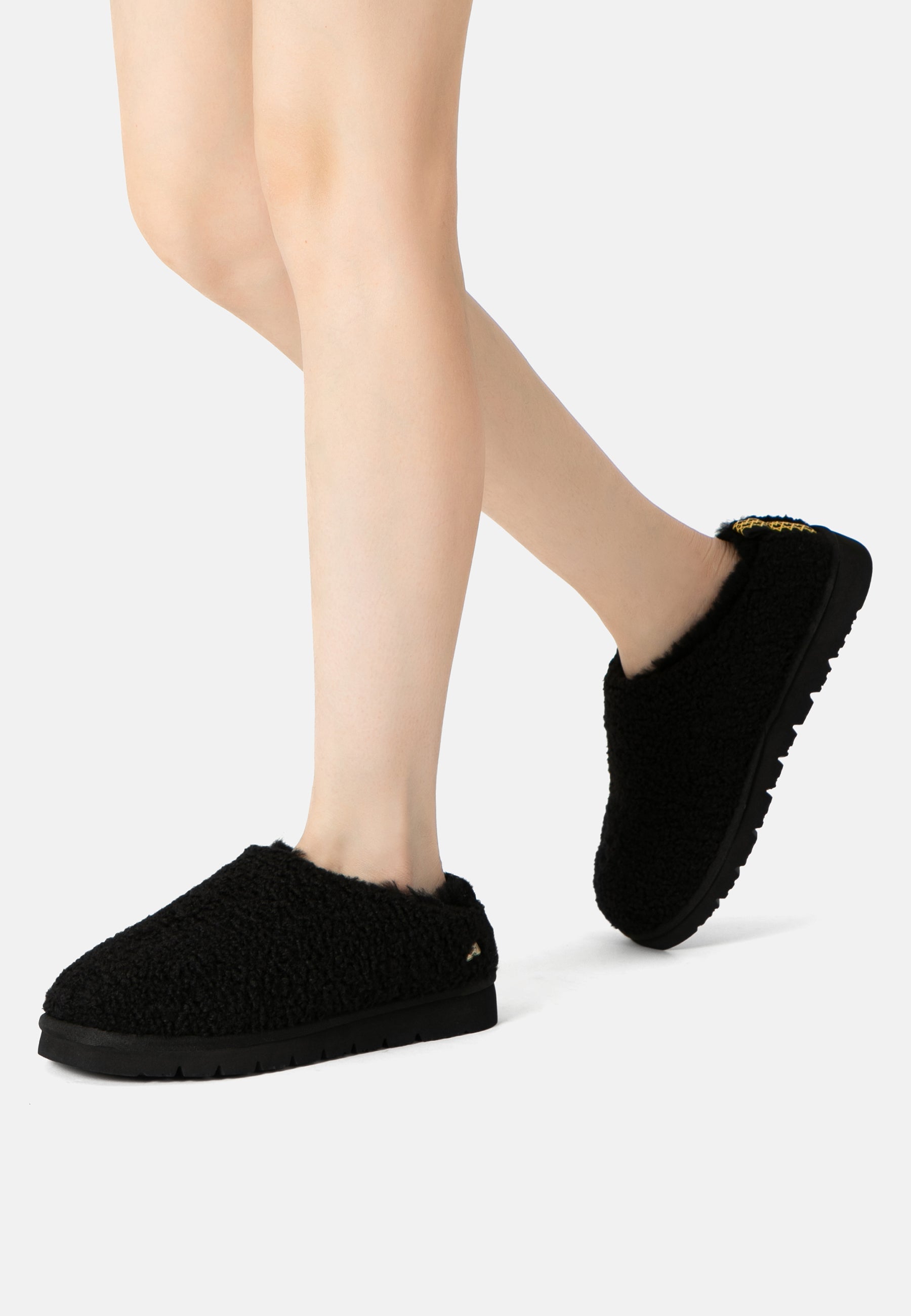 EVERAU Snipe Black Plush Ankle Slippers Kapcie Czarne