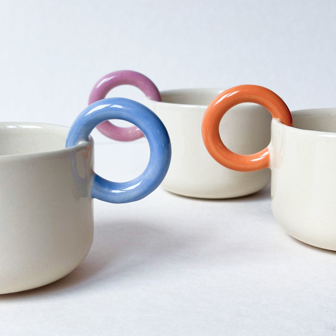 Ceramics 36 Filiżanka Fioletowe Ucho