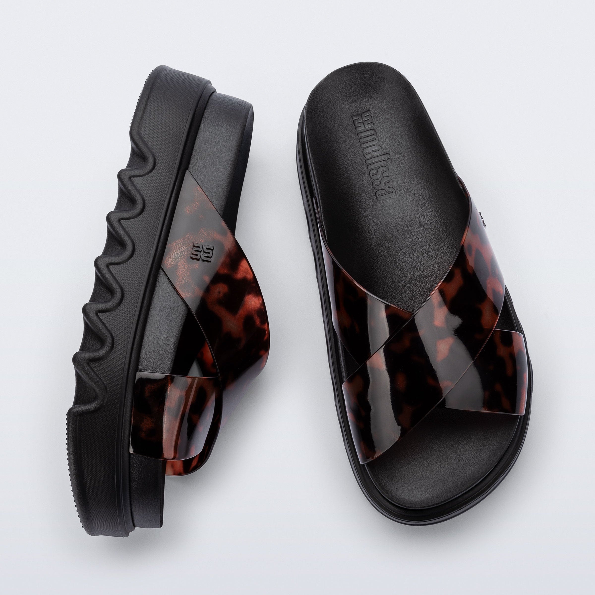 Melissa Cozy Cross Platform AD Black/ Tortoise Klapki Damskie na Platformie Czarne