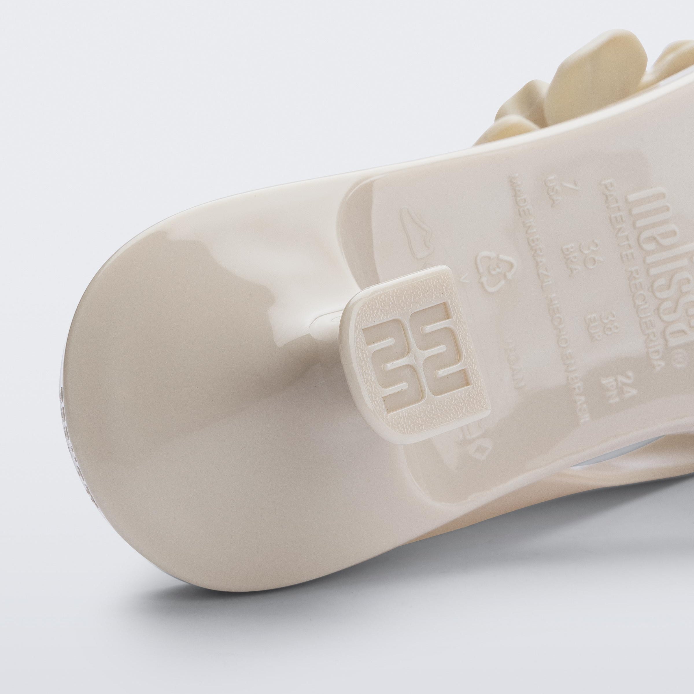 Melissa Thong Kitten Heel Petals AD Beige Klapki Damskie Na Obcasie Beżowe