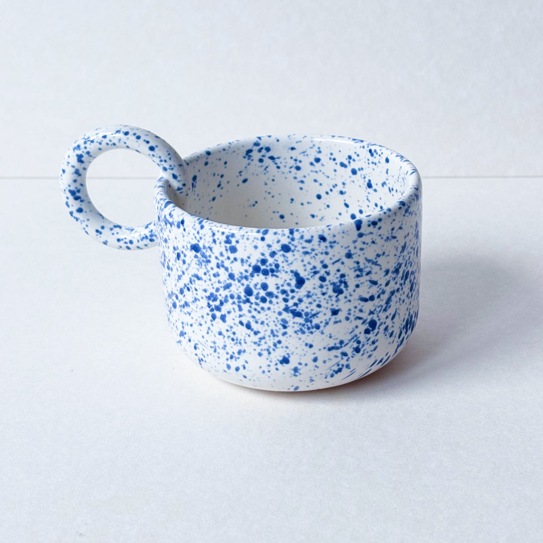 Ceramics 36 Filiżanka Mocno Nakrapiana