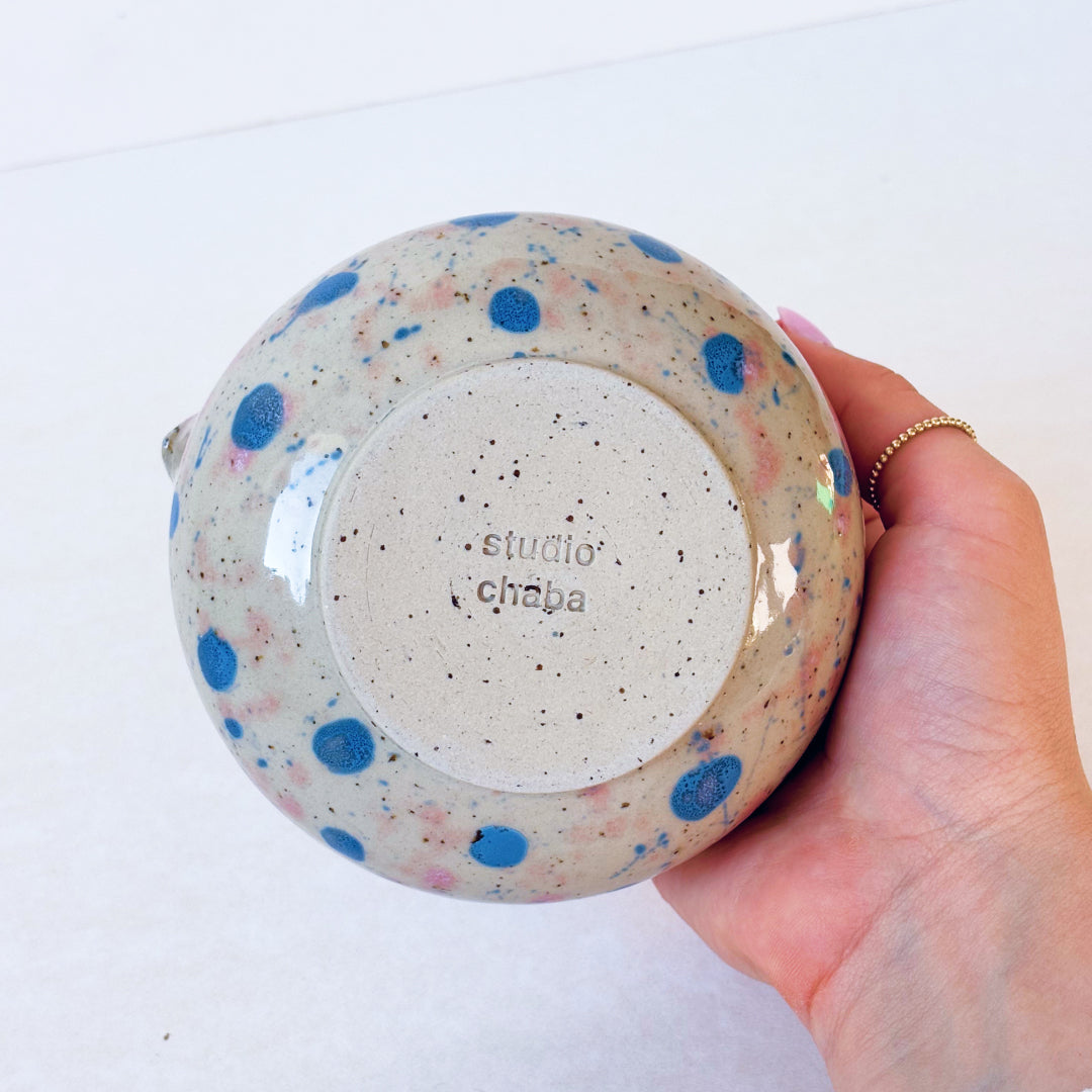 Studio Chaba Matchawan w Kropki Duży